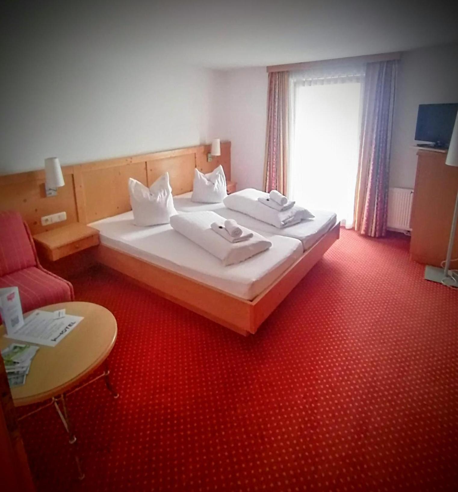 Hotel-Pension Hoferhaus Нойкірхен-ам-Гросфенедігер Екстер'єр фото