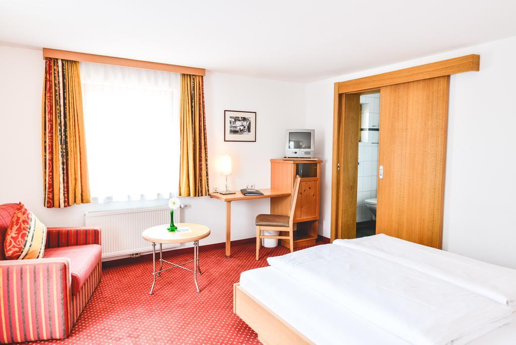 Hotel-Pension Hoferhaus Нойкірхен-ам-Гросфенедігер Екстер'єр фото
